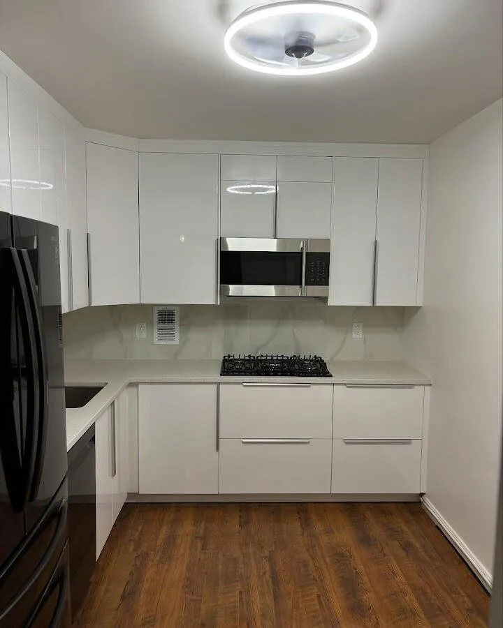 Renovated kitchen with quartz countertops in Sacramento